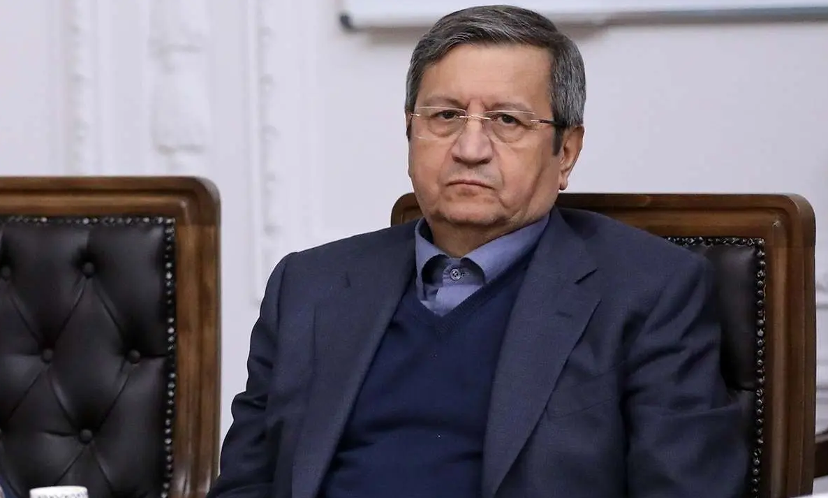همتی: کمبود ارز نداریم/ ادعای فروپاشی کذب است